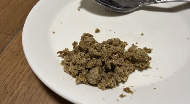ハムスターの介護食の入口にピッタリの硬さがわかる写真